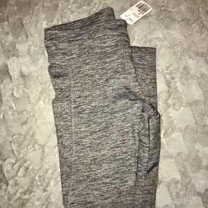 Size M. Forever 21 workout pants with pockets